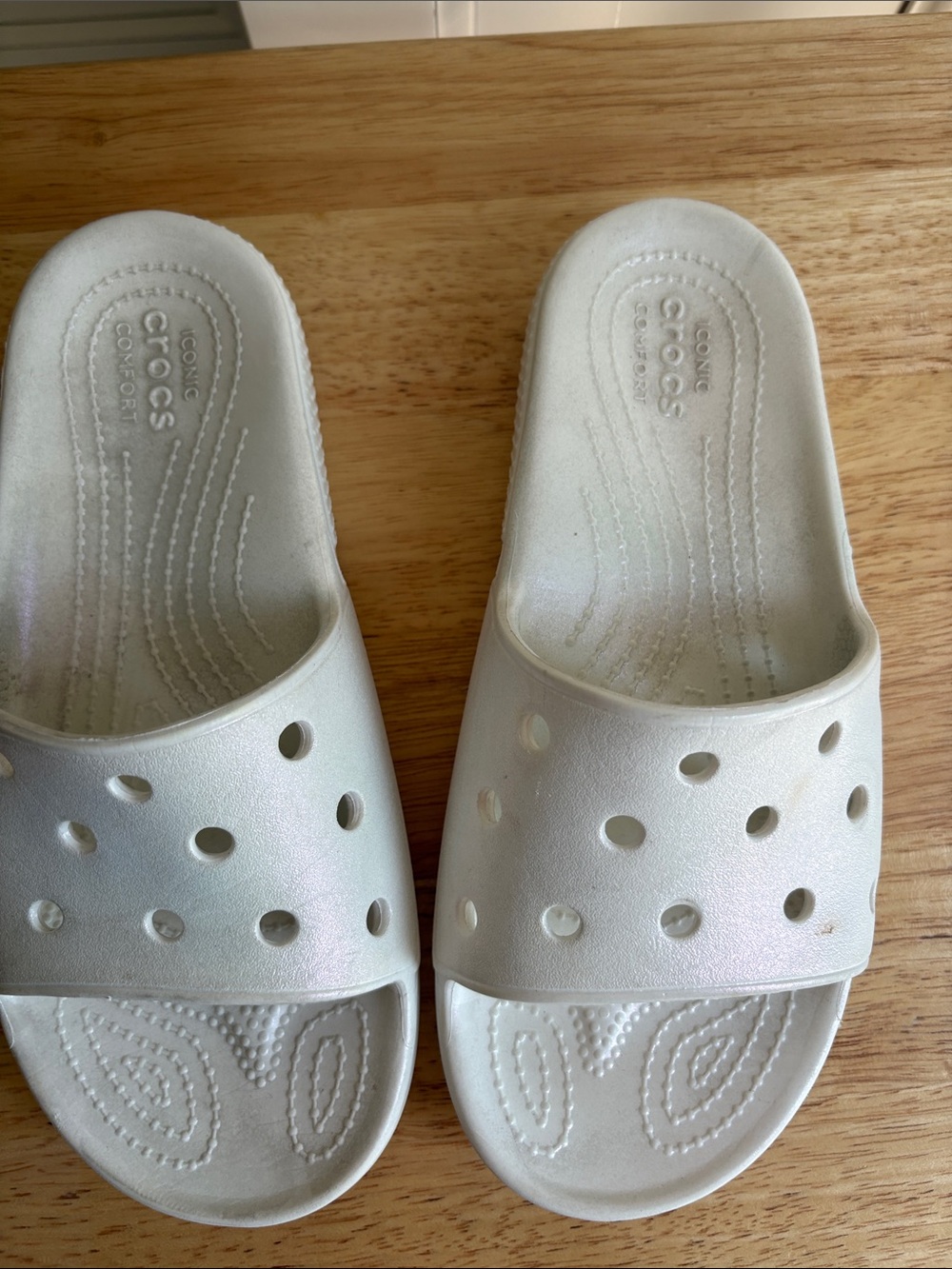 CROCS Iridescent White Slide Sandals